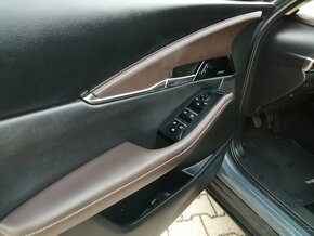CX30 - 2,0 benzín skyaktiv 4x4 - 13