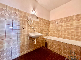 Prodej řadového rodinného domu 6+2 282 m2, pozemek 395m2 obe - 13
