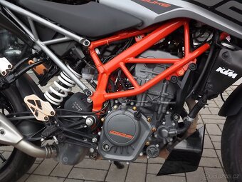 KTM 125 Duke - 13