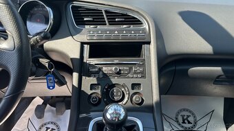Peugeot 5008 2.0HDi 110kW Pano,Navi,PDC - 13