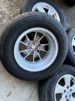 Alu kola Hyundai 5x114,3 R16  Michelin 215/70/16 - 13