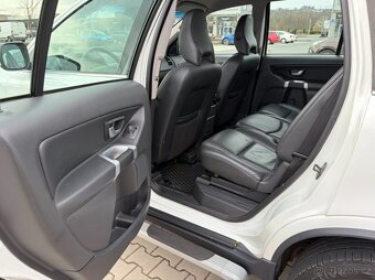 Volvo XC90 D5 AWD ČR 7 MÍST - 13