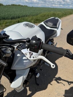Yamaha fz1 - 13