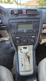 Prodám Škoda Octavia II A5 Elegance, DSG - 13