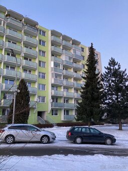 Byt 1+1 v 7. NP, 34 m2 s výhledem na Rousínov - 13