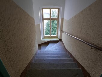 Dva byty - celé patro, K.Vary,  Škroupova ul.- lázeňská zóna - 13