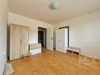 Prodej bytového domu na klidném místě v obci Skřivany - 13