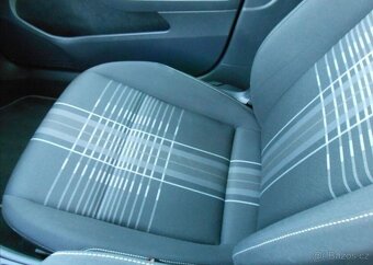 Volkswagen Golf 2,0 110 kW LOUNGE LED Serviska nafta - 13