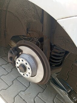 VW Passat combi 2,0 TDI DSG - 13