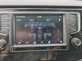 Volkswagen Golf Sportsvan 1,4 TSI Sound, KAMERA, VÝHŘEV SKLA - 13