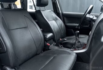 Suzuki Grand Vitara 2.0i benzín 103kw - 13