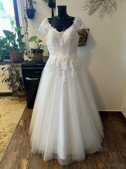 Nové svatební šaty, víc druhů - 13