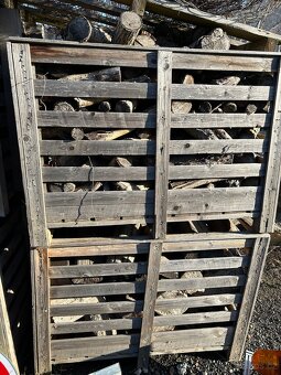 Pískovec, cihly, dřevo, palety - 13