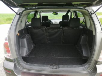Toyota Corrola verso - 13