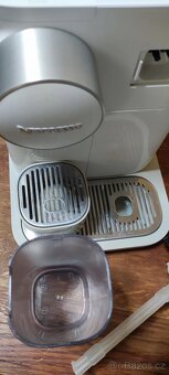 Automatický kávovar Nespresso Gran Lattissima bílý - 13