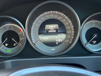 Mercedes e220 - 13