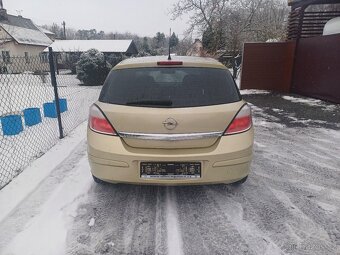 Benzínová Opel Astra 1.6 16V Twinport - 13