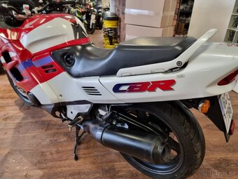 Honda CBR 1000 F - 13