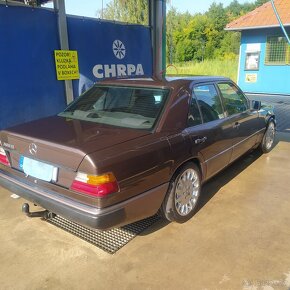 Mercedes Benz w124 300 D - 13