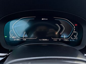 BMW 530e. 215 kW . 140000 km. - 13