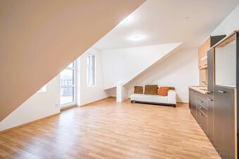 Pronájem bytu 3kk 70m2 v obci Čistá, terasa, parkovací stání - 13