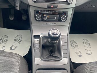 VW PASSAT VARIANT BENZIN - 13