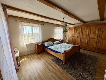 Prodej rodinného domu 200 m2, pozemek 1.207 m2 - 13