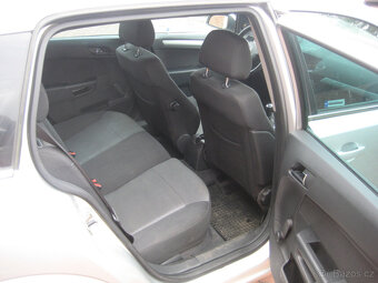 OPEL ASTRA 1.9 CDTi CARAVAN KLIMA TAŽNÉ NAVI - 13