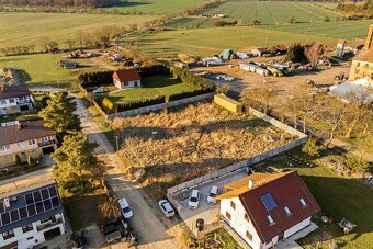 Pozemek pro developera či rodinu - možnost dvoj/trojdomu - 13