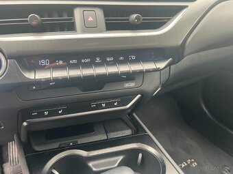 Lexus UX 250h 12/2019, 58 000 km - 13