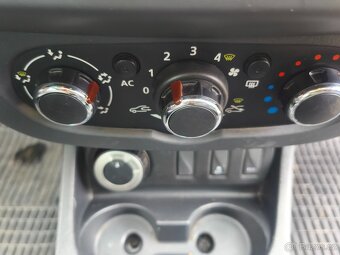 DACIA DUSTER 1.6i 77kW 4x4 EXCLUSIV-SERVIS-VÝBAVA - 13