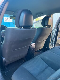 Toyota avensis 2.2 t27 - 13