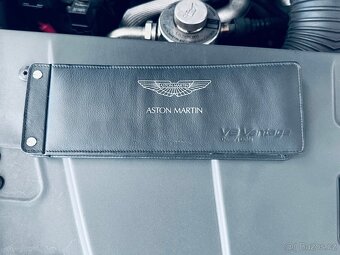 Aston Martin V8 Vantage - 13