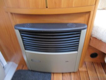 Prodám karavan Hobby 410 sfe,r.v.2007 + mover, markýza ,stan - 13