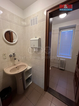 Pronájem kancelář. prostoru, 97 m2, Chomutov, ul. Školní - 13