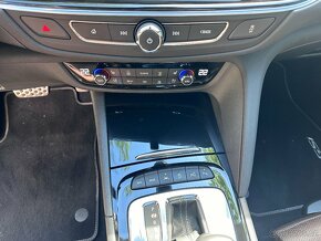 Insignia 2.0 GSi 230 PS 4x4 Tourer automat panorama facelift - 13