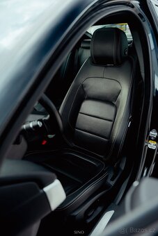 Jaguar XE R-sport AWD 4x4 Navi 2.0D 132kw - 13