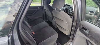 Prodám Ford Focus 1.6TDCI 66Kw r.v.2006 - 13
