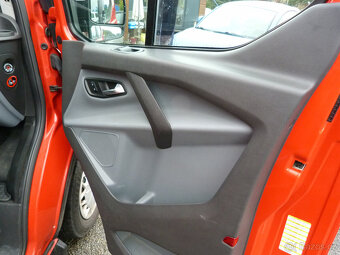 Ford Transit Tourneo Custom 2.2 tdci 6 míst - 13