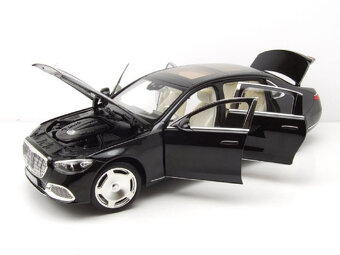 1:18 Mercedes SLS AMG Matt Schwarz Minichamps Lim.ed. - 13