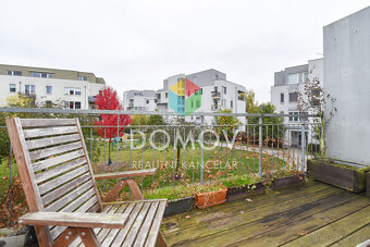 Nový, cihlový byt 3+kk s balkónem a venkovním parkovacím stá - 13