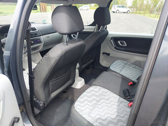 Škoda Roomster 1.4 16V 63kW,klimatizace,stk 04/2027 - 13