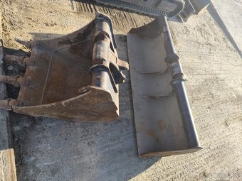 Bagr Bobcat E50 /5000kg/, 3x lyžica - 13