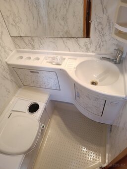 Prodám obytné auto Fiat Ducato LMC r.v.2000 - 13