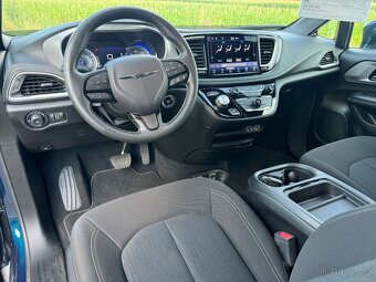Chrysler Pacifica 3.6 S RU DVD Nový model 2022 - 13
