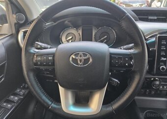 Toyota Hilux 2.8-4x4-EXECUTIVE-TAŽNÉ 3,5t - 13