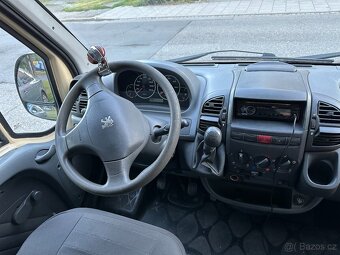 Obytná dodávka Peugeot Boxer, tempomat, solar, super stav - 13