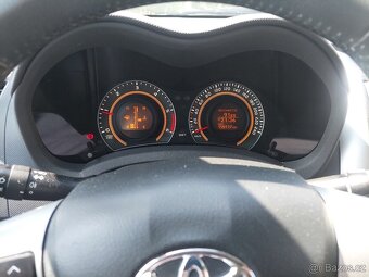 Toyota Auris 1.4 D-4D m.2013 jen 159000km - 13
