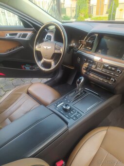 Hyundai Genesis 3.8 GDI HTRAC 4x4 - 13
