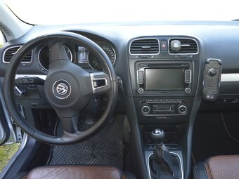 VW Golf 6 combi 2,0 103 kw Panorama Kůže Highline - 13